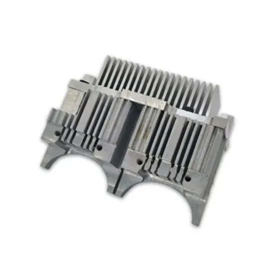 Bagian Tłoczenie Logam Kustom Pemesinan CNC Aluminium Baja Tahan Karat Bagian Logam Lembaran