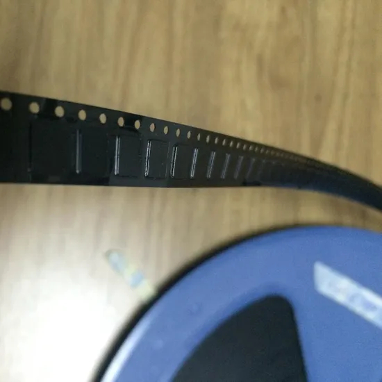 F&uuml;r Leiterplatten-Steckverbinder, 0,3 x 6 x 8 mm, Pad, SMD-Tab, nur wenige Zentimeter von der R&uuml;ckseite entfernt
