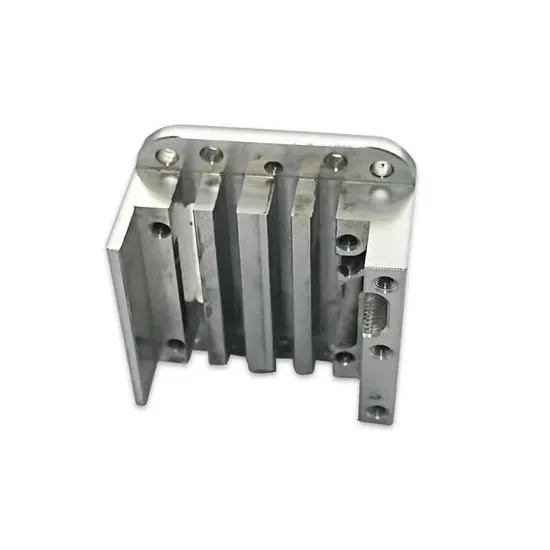 Layanan Pengecoran Bagian Mesin Alat CNC pour Pemesinan Pusat Paduan Aluminium pour Bagian Otomotif et Penerbangan